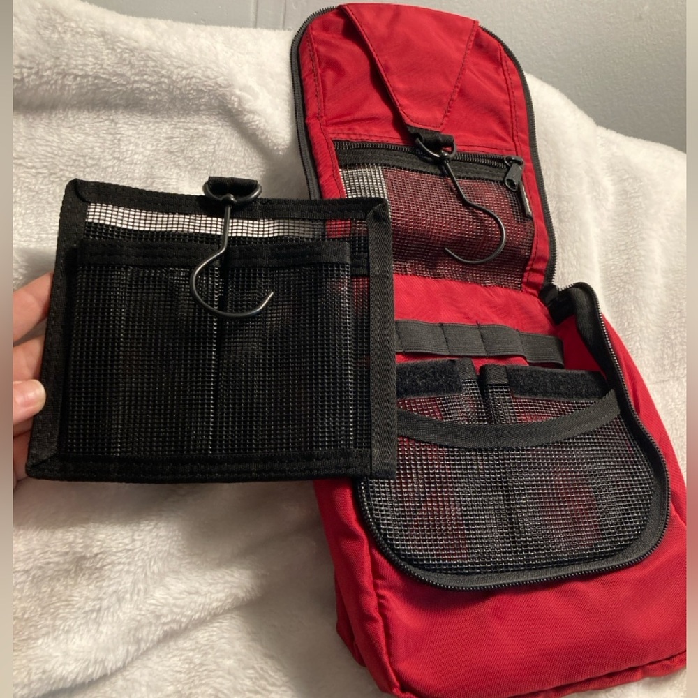L. L. BEAN Red Toiletry Travel Bag Organizer Multiple Compartments - Picture 4 of 7